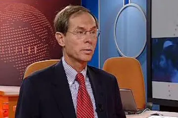 „Chudší potřebují větší pomoc než bohatší,“ říká ekonom Jan Švejnar