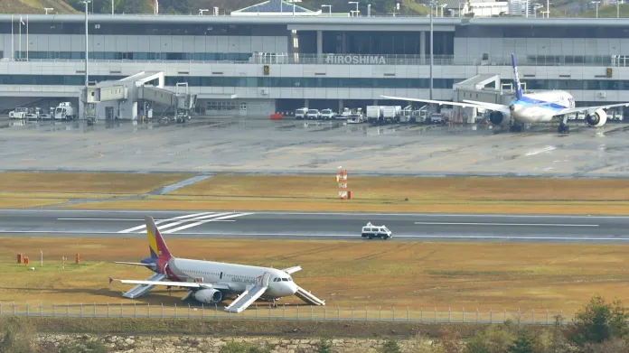 Airbus vyjel při přistání v Hirošimě z přistávací dráhy