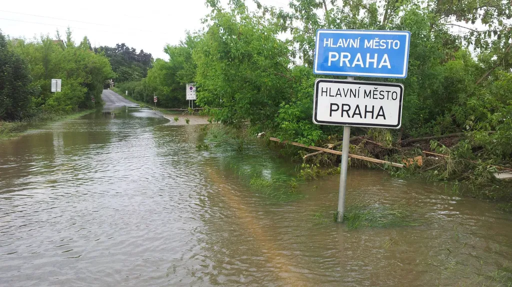 Rozvodněná Vltava v Praze