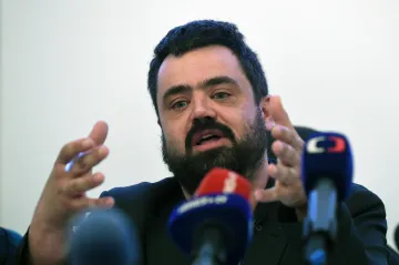 Úřadu starosty Novotného přišla podezřelá obálka. Na místě zasahovali policisté i chemici