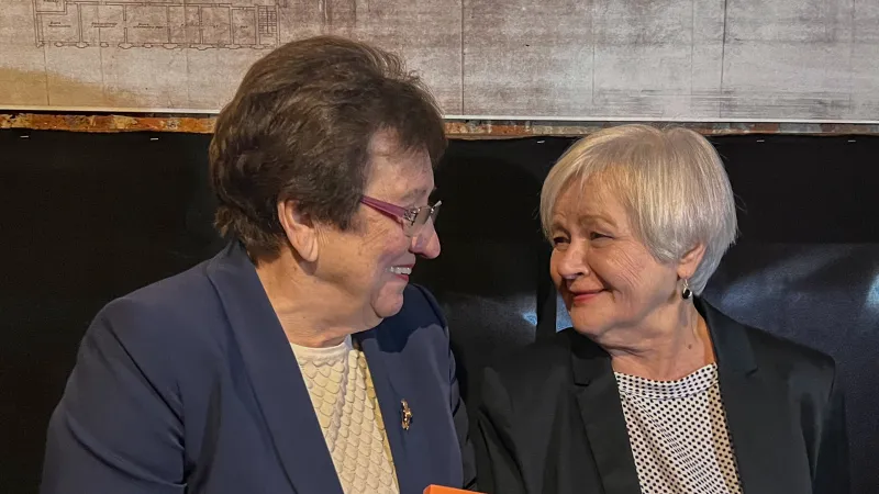 Jolanta Wadowska-Król (vlevo) se svojí spolupracovnicí bývalou sestřičkou Wiesławou Wilczek