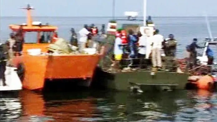 Záchranná akce na Viktoriině jezeře