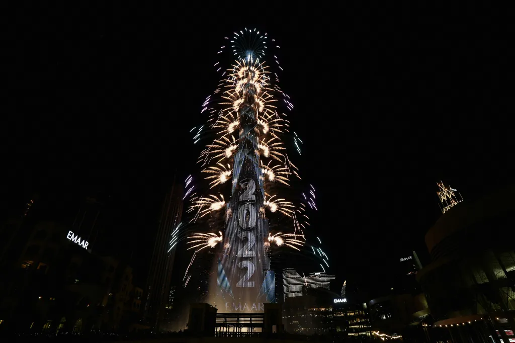 V Dubaji se novoroční ohňostroj objevil u mrakodrapu Burdž Chalífa