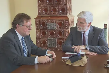 Pavel se sešel s šéfem NKÚ i s policejním prezidentem. Na Hrad si bere generála Hasalu