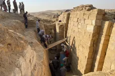 Čeští egyptologové našli hrobku prvního známého uctívače boha Usira