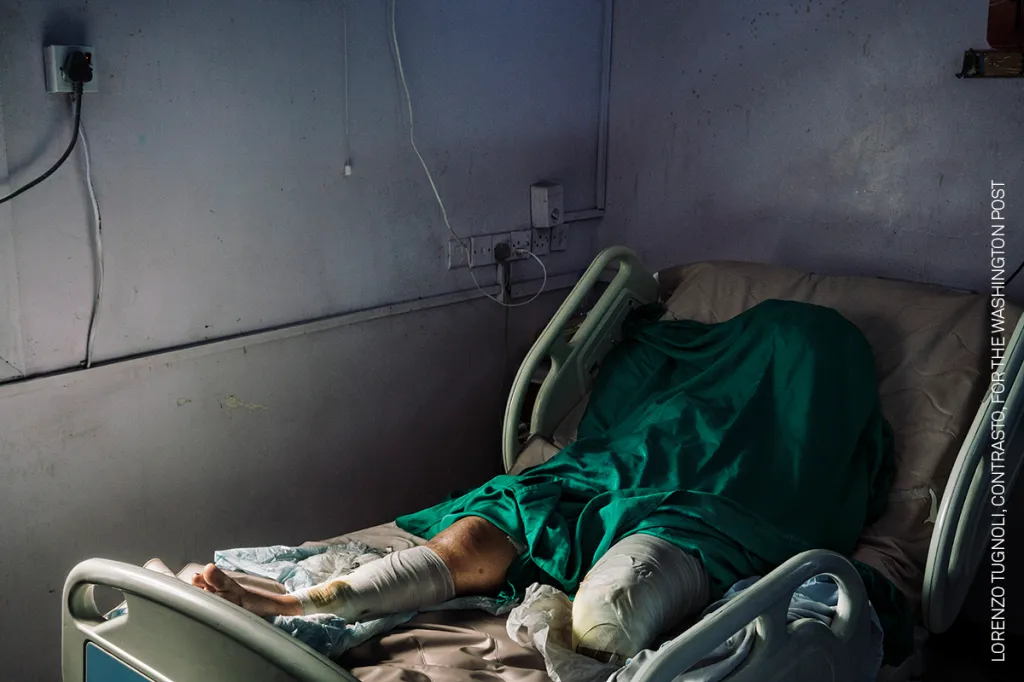 Nominace na vítěznou fotografickou sérii roku. Lorenzo Tugnoli, Contrasto – Po téměř čtyřletém konfliktu v Jemenu je nejméně 8,4 milionu lidí ohroženo hladem a 22 milionů lidí akutně potřebuje humanitární pomoc. OSN situaci označila za současně nejhorší člověkem způsobenou humanitární katastrofu na světě