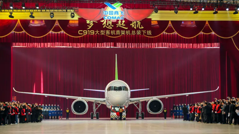 Prezentace prvního dopravního letounu čínské výroby