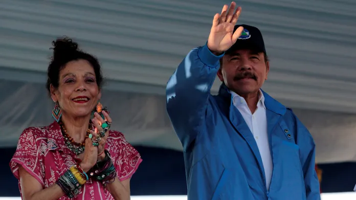 Prezident Nikaraguy Daniel Ortega se svou manželkou