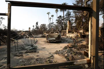 Dva největší požáry v Los Angeles spálily nejméně deset tisíc budov