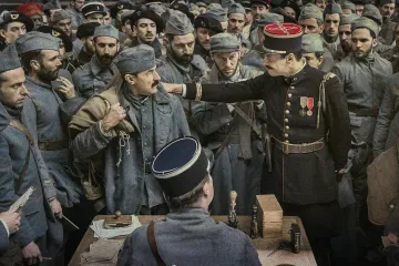 Recenze: Na shledanou tam nahoře, v grotesce o velké válce a nicotných osudech
