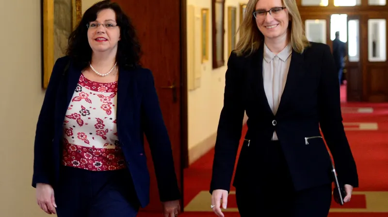 Michaela Marksová a Karla Šlechtová