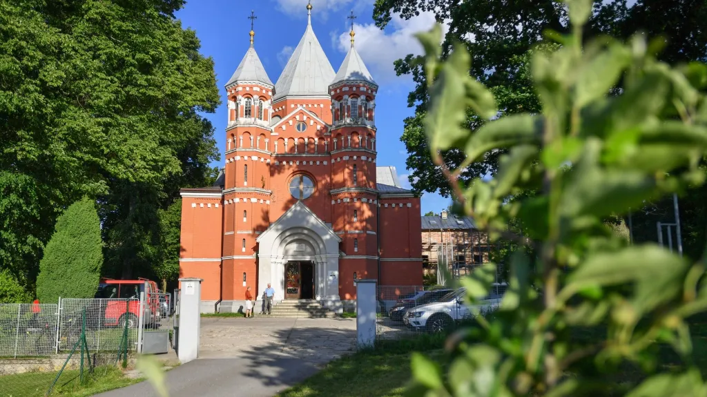 Červený kostel sv. Vincence z Pauly v Liberci na Perštýně