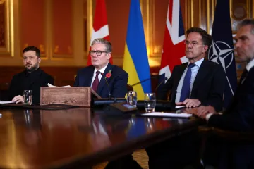 Ukrajině dodáme přes pět tisíc lehkých střel, řekl Starmer