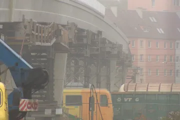 Lávka přes nádraží v Chebu bude stát o 80 milionů víc, stavbu provázejí komplikace