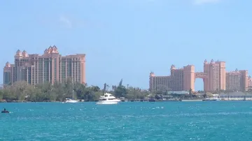Kasino a hotel tvoří moderní dominanty Nassau
