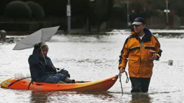 Anglii sužují záplavy