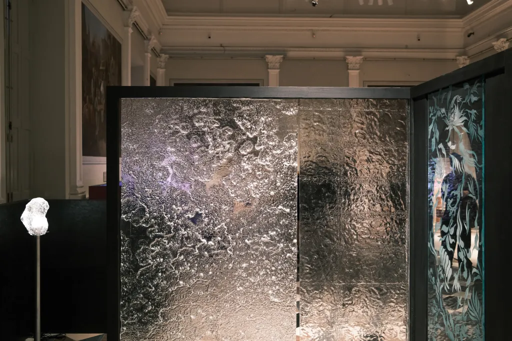 ... a Elis Monsport, která se dlouhodobě věnuje skleněným prvkům v architektuře a interiéru