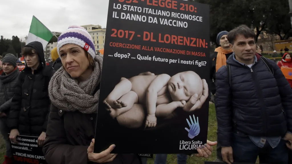 Protest proti povinnému očkování v Itálii