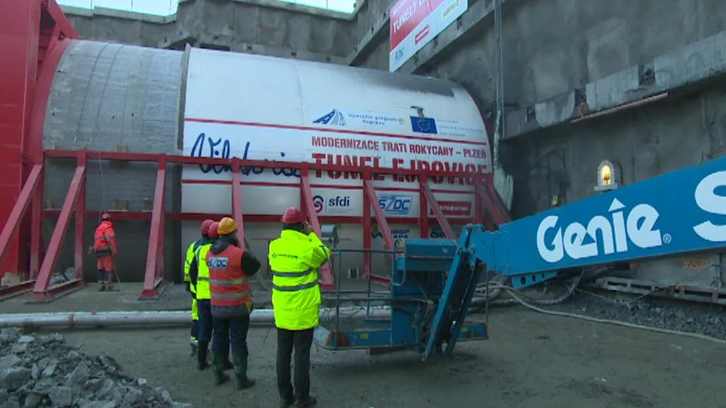 Viktorie právě začíná razit tunel u Ejpovic