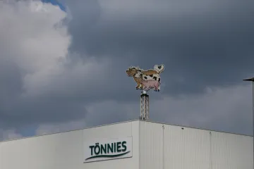 Německý soud zrušil karanténu okresu, kde se šíří covid-19. Úřady měly podle něj dost času na cílená opatření