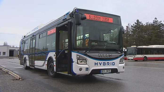 Autobus s hybridním pohonem