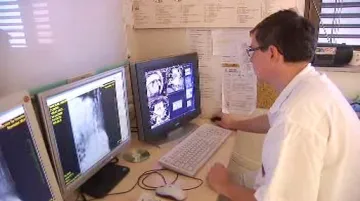 Vědci zkoumají ostatky Tycha Braha počítačovou tomografií