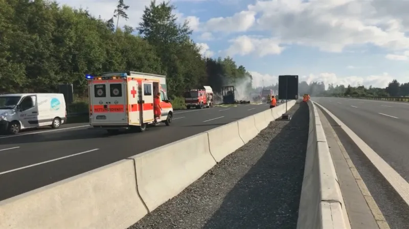 V Bavorsku se srazil autobus s kamionem