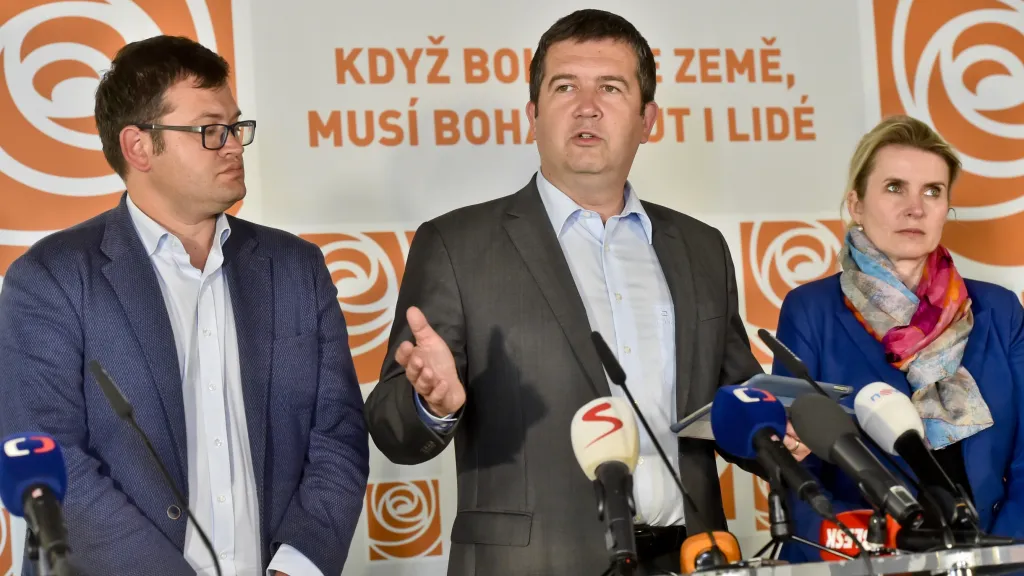 Jan Chvojka, Jan Hamáček a Jana Fialová