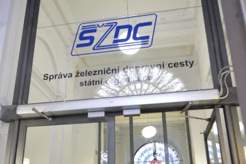 Kvůli zakázkám SŽDC míří k soudu šest lidí a jedna firma