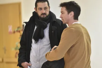 Bývalý hokejista Čechmánek dluží kolegům z reprezentace miliony. Čajánek se ho u soudu zastal