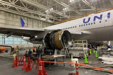 Vybrané Boeingy čeká po incidentu v Denveru kontrola lopatek motorů