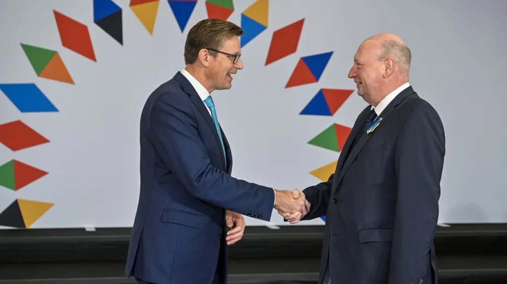 Martin Kupka a šéf odboru Evropské komise pro mobilitu a dopravu Henrik Hololei