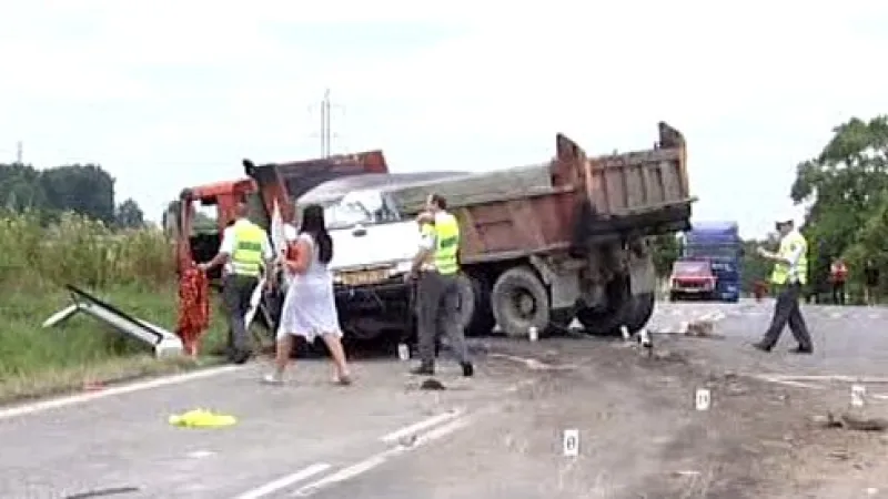 Střet dodávky s nákladním autem