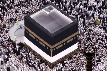 Rijád očekává rekordní pouť do Mekky. Poutníci se potýkají s vysokými cenami