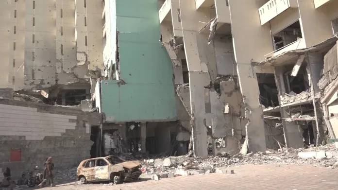 Zdevastovaný Aden stále čeká na obnovu