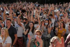 Běloruské úřady zrušily mítink Cichanouské, dýdžejové skončili kvůli protestsongu v policejní cele