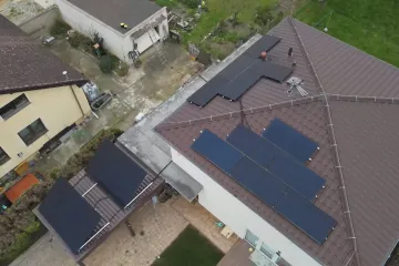 Večírky, tučné provize a hotely v Dubaji. Reportéři ČT popsali rozmařilost fotovoltaické firmy Malina