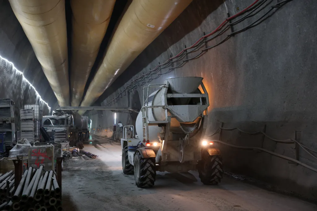 Dokončení stavby se očekává v roce 2032. Podle projektového manažera Insama bude Brennerský tunel po započítání připojovacího tunelu Inntal o délce 12,7 kilometru nejdelším železničním tunelem na světě