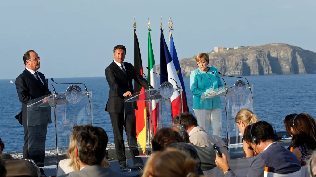 Brífink Renziho, Hollanda a Merkelové na lodi Ventotene