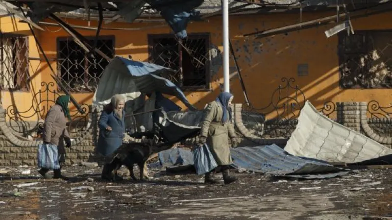 Štáb ČT ve zničeném Debalceve: Většina rebelů odjela