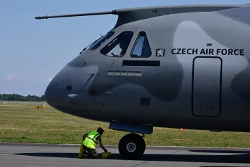 Armáda slavnostně převzala první z letounů Embraer