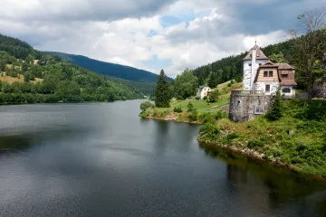 Na Luční boudě extrémně pršelo, Labe v Krkonoších stouplo na druhý stupeň