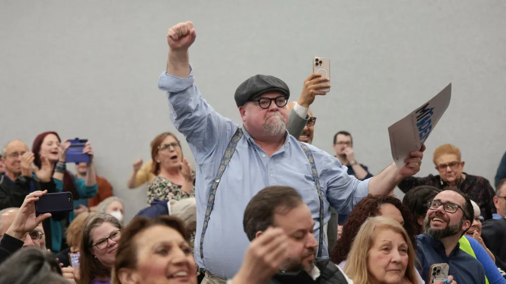 Setkání voličů s demokratickými politiky ve státě Michigan, ilustrační snímek