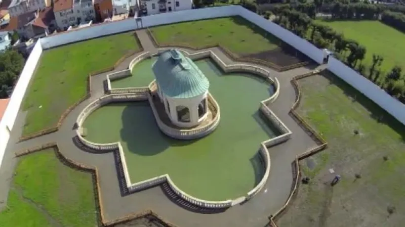 NO COMMENT: Letecký pohled na Květnou zahradu