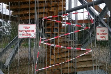 Rohatá rozhledna na Pekelném kopci přivítá návštěvníky s předstihem