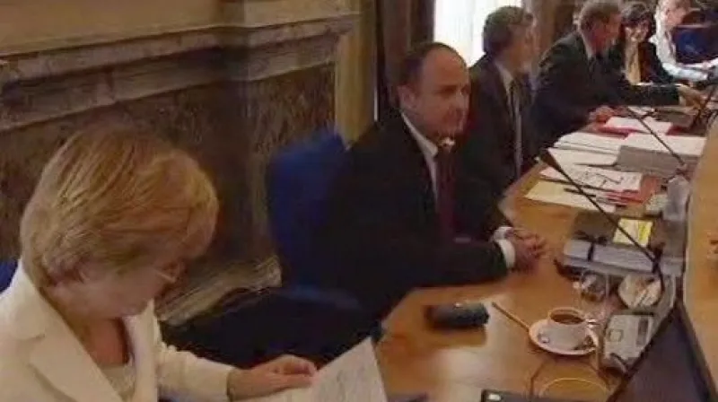 Kabinet bude opět jednat o rozpočtu