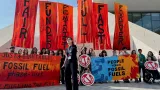 Demonstrace klimatických aktivistů v Dubaji během konající se konference COP28