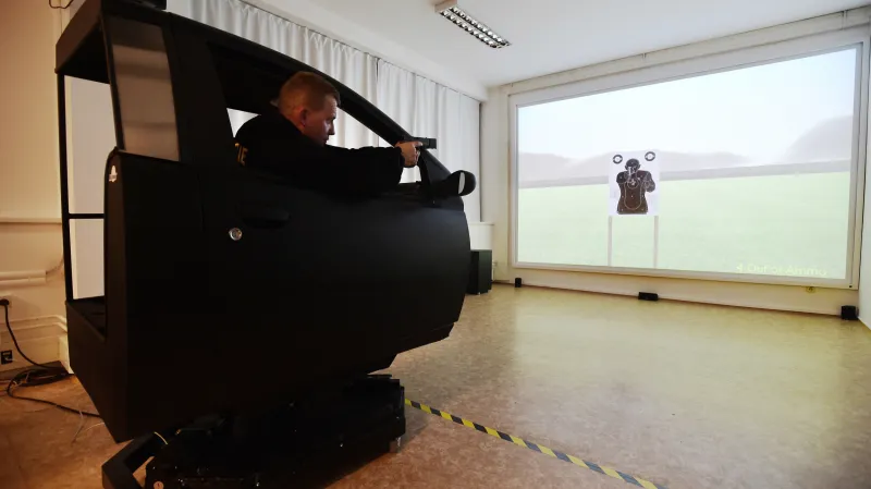 Simulátor střelby z auta