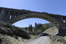 Oprava mostu Šmejkalka, na který se nedostalo při modernizaci D1, začne roku 2022. ŘSD vypsalo tendr
