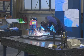 Rekvalifikační kurzy by si mohli řídit sami zaměstnavatelé, navrhuje ministerstvo